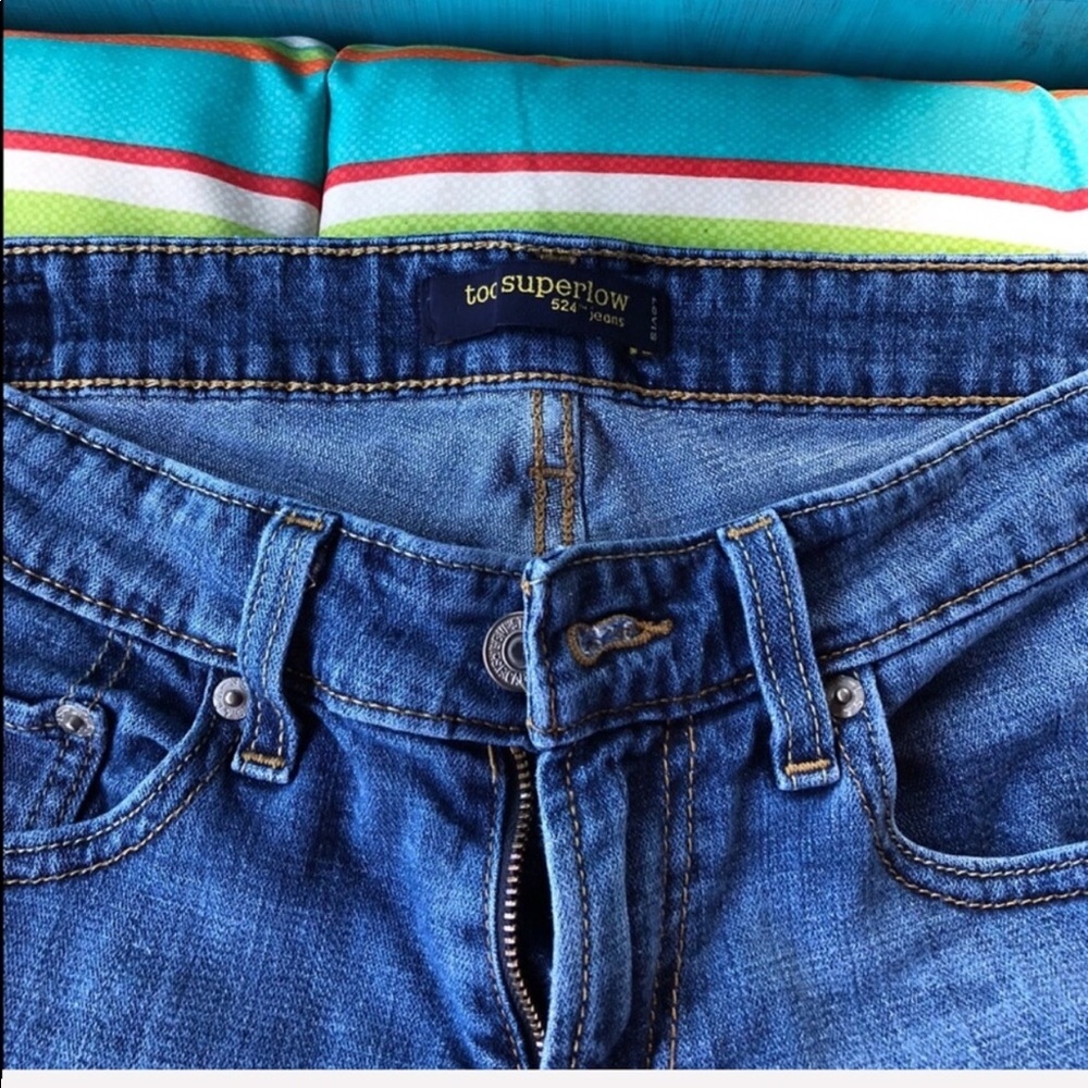 👖HP 7/22👖{Levi’s} 524 Jeans